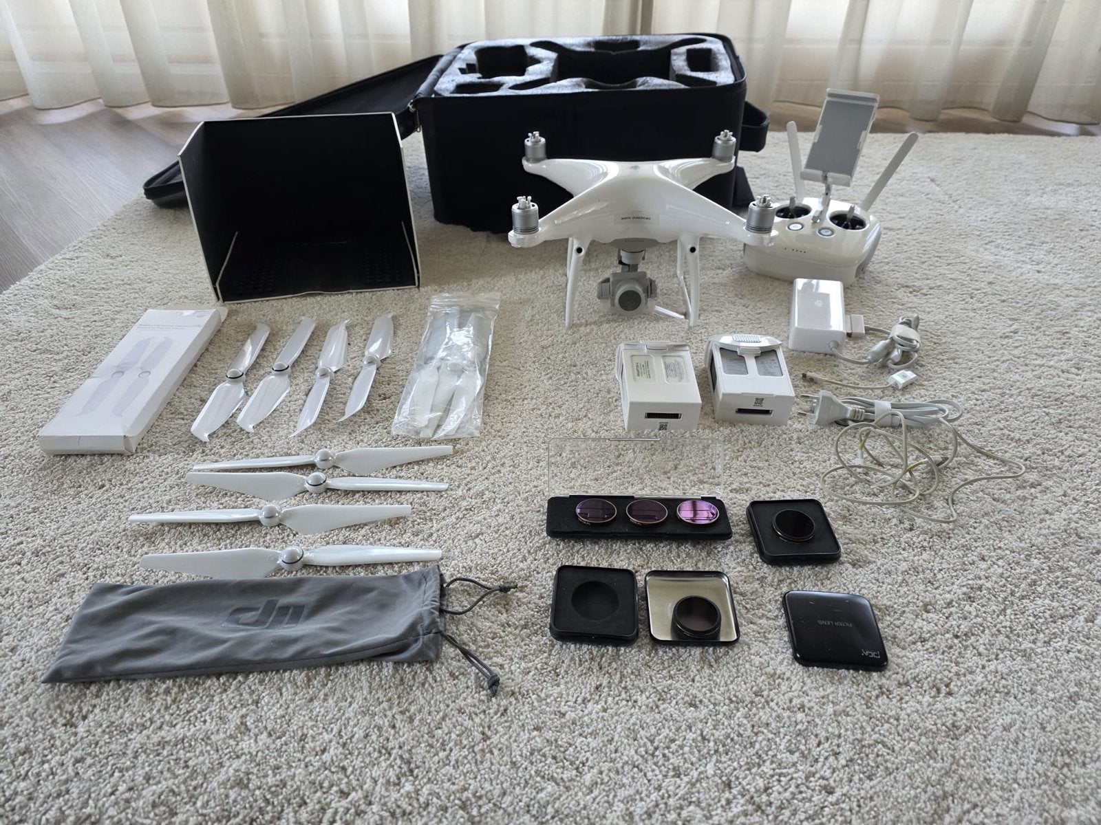 DJI Phantom 4 Pro V2.0 Drone met veel accessoires, Audio, Tv en Foto, Drones, 30 tot 45 minuten, Extra accu('s), 5 tot 10 kilometer