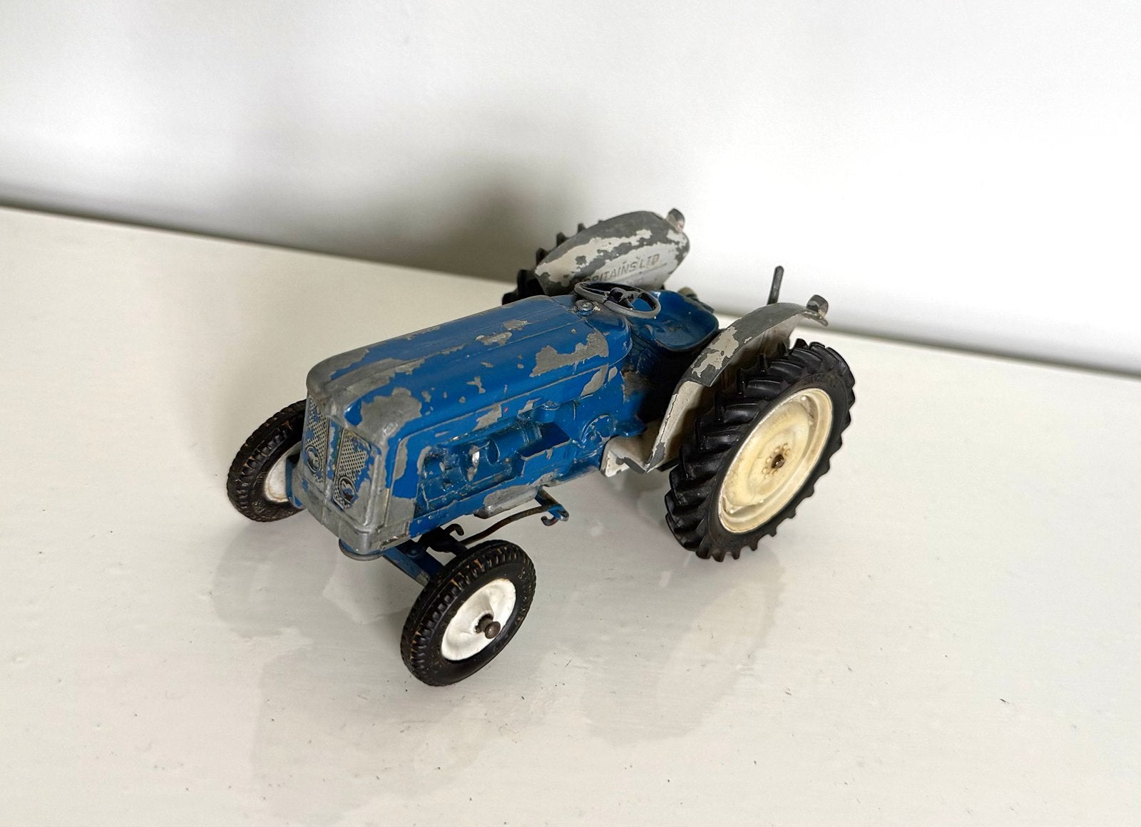 Britains Ltd Fordson Major tractor, Verzenden, Gebruikt, Tractor of Landbouw, Britains