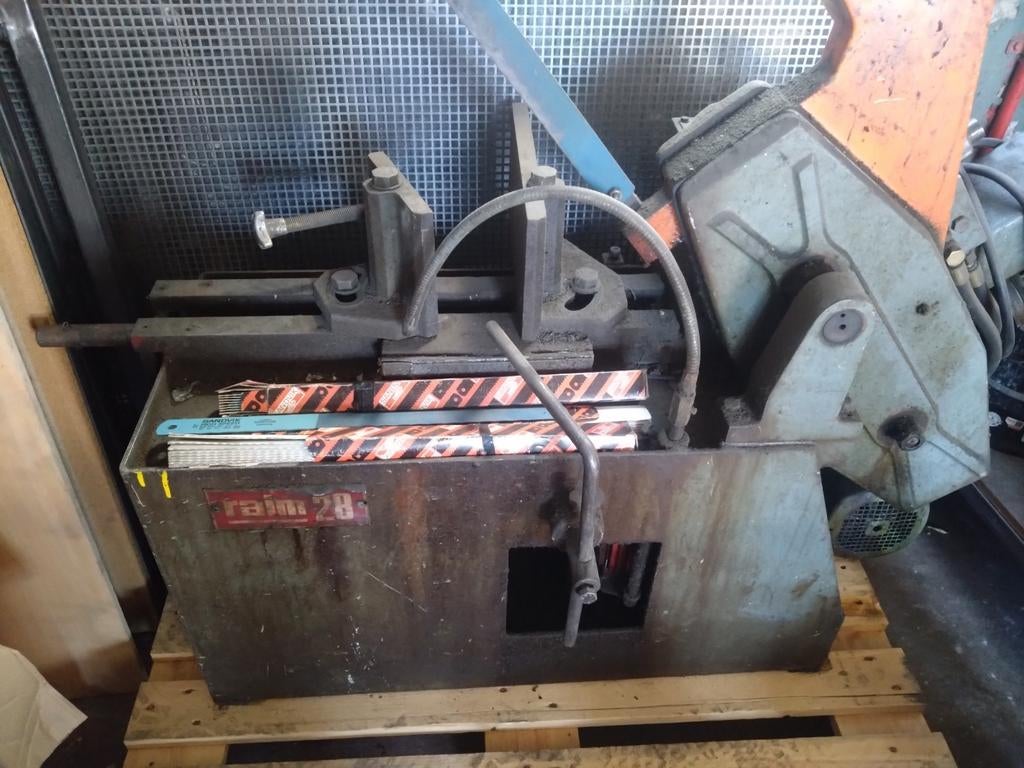 Gebruikte Raimi 28 Metaalzaagmachine, Doe-het-zelf en Verbouw, Gereedschap | Zaagmachines, Ophalen