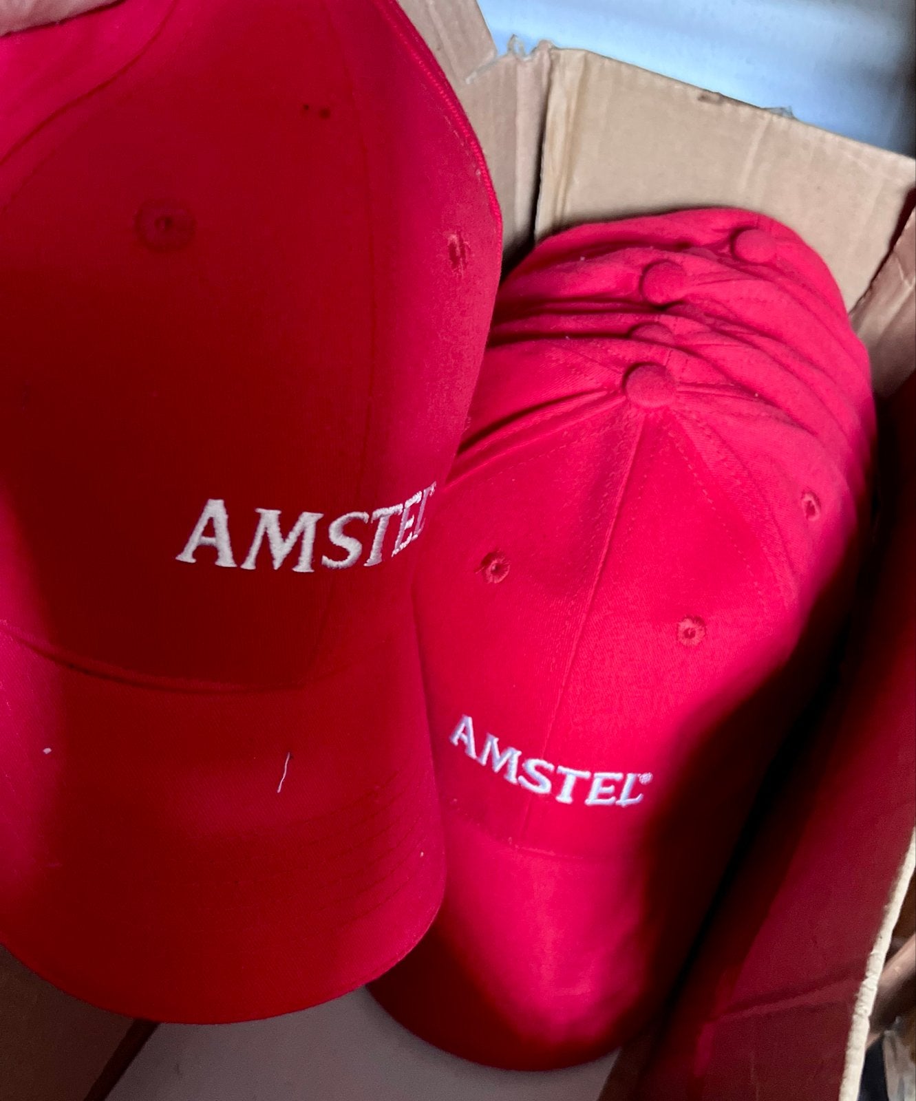 30 Nieuwe Verstelbare Amstel Caps, Ophalen of Verzenden, Nieuw, One size fits all, Pet