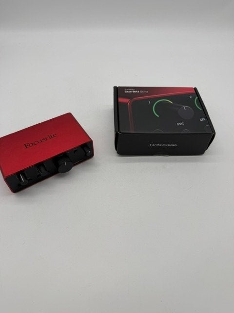 Focusrite Scarlett Solo 4th gen audio interface - Compleet, Ophalen of Verzenden, Zo goed als nieuw