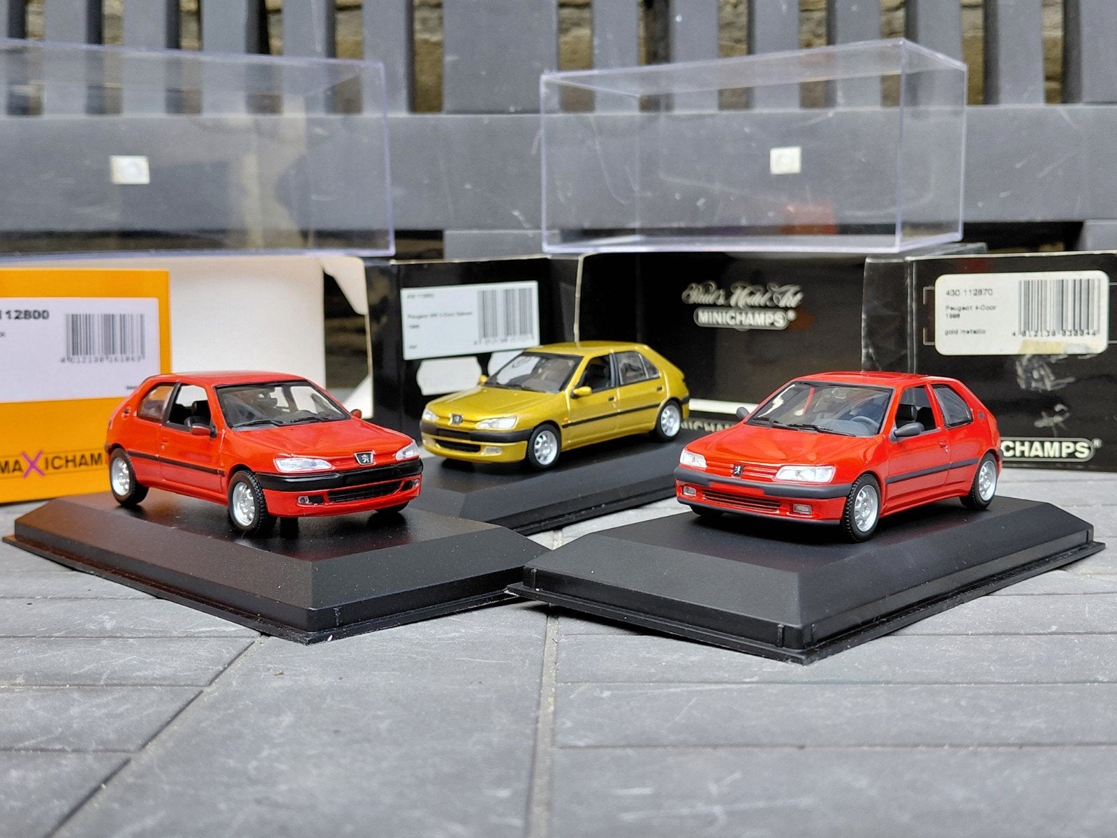 Peugeot 306 ph1 en ph2 Rouge Vallelunga - Jaune Vermeer 1/43, Ophalen of Verzenden, Zo goed als nieuw, Auto, MiniChamps
