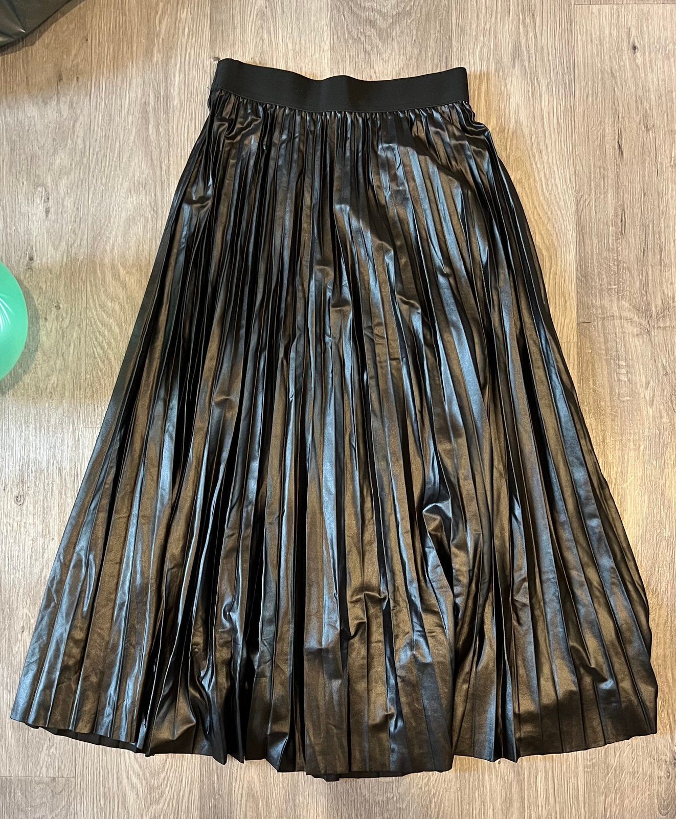 Zwarte leerlook plisse rok, Kleding | Dames, Rokken, Zwart, Ophalen of Verzenden, Zo goed als nieuw, Maat 36 (S)