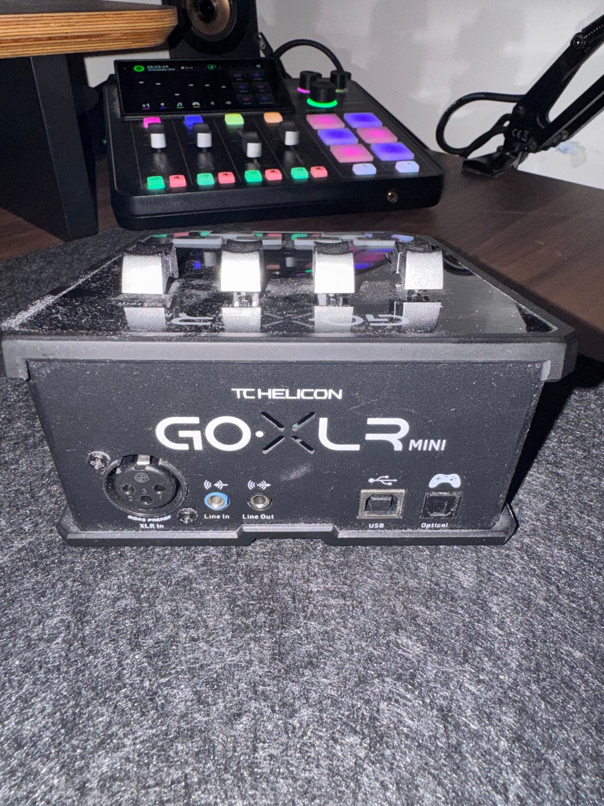 TC Helicon GoXLR Mini - Mixer voor streamers en podcasters, Ophalen of Verzenden, Gebruikt, Minder dan 5 kanalen, Microfooningang