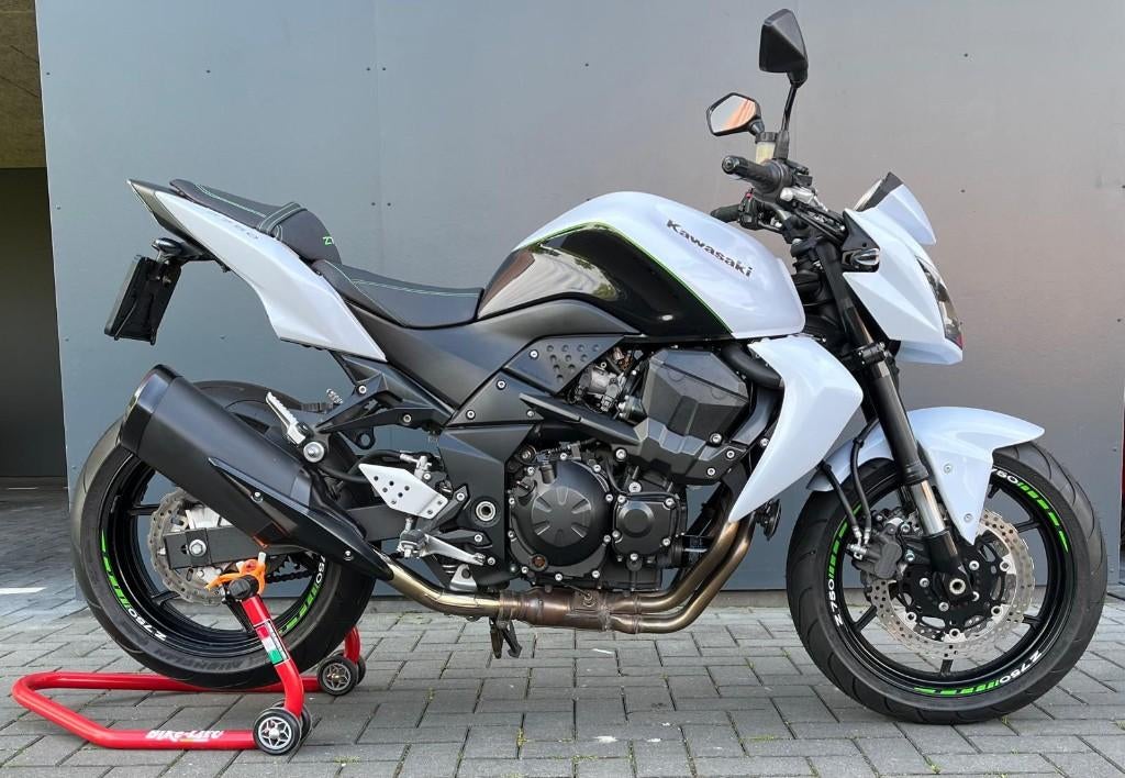 Zeer nette en goed onderhouden Kawasaki Z750 uit 2010, 4 cilinders, Motorrijbewijs A, Particulier, 748 cc