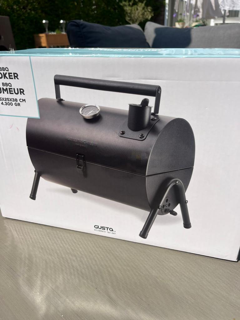 Nieuwe Gusta barbecue en roker - klein model, Ophalen, Nieuw, Met accessoires