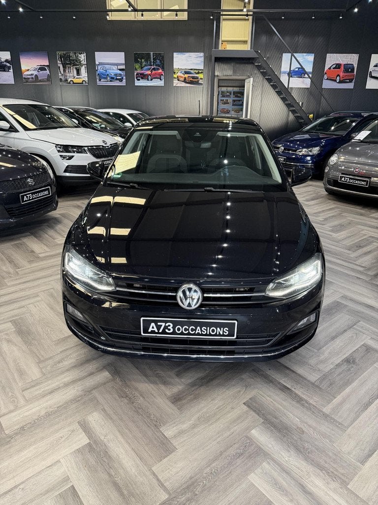Volkswagen Polo 1.0 TSI Highline LED,NAVI,PDC,STARTKNOP, Voorwielaandrijving, Gebruikt, 95 pk, Zwart
