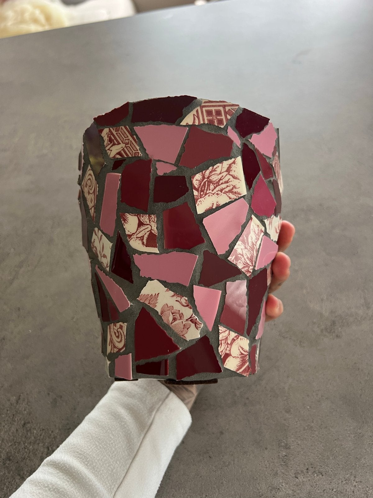 Unieke Mozaïek Binnen Pot roze / bordeaux - Handgemaakt, Rond, Binnen, Ophalen of Verzenden, Zo goed als nieuw