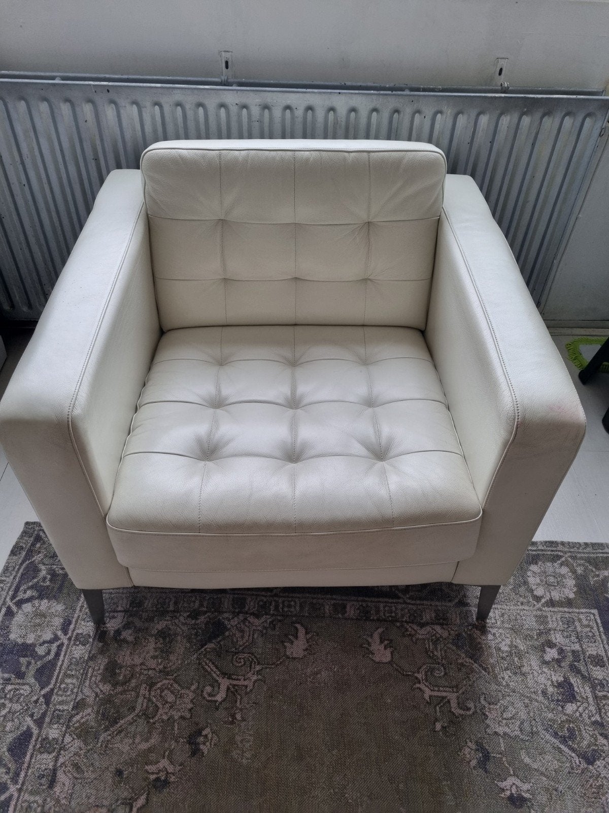 Witte leren fauteuil van IKEA, Huis en Inrichting, Fauteuils, Ophalen, Gebruikt, 75 tot 100 cm, Modern