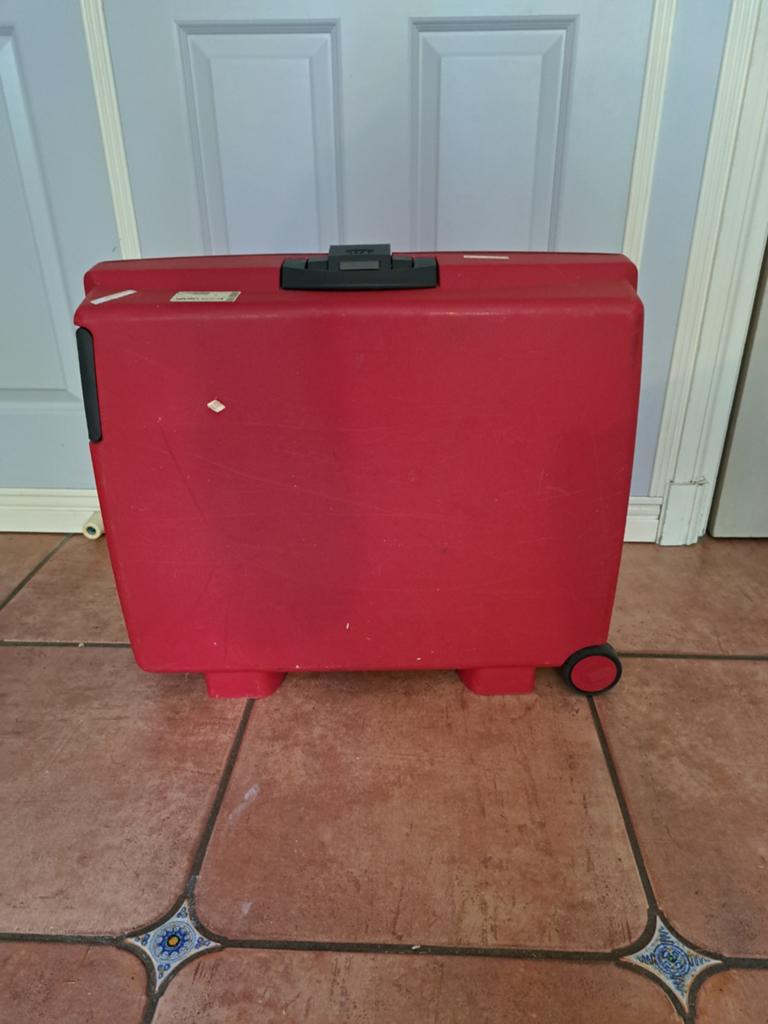 Rode harde koffer met wieltjes, Sieraden, Tassen en Uiterlijk, Koffers, Wieltjes, Gebruikt, 50 tot 60 cm, Hard kunststof
