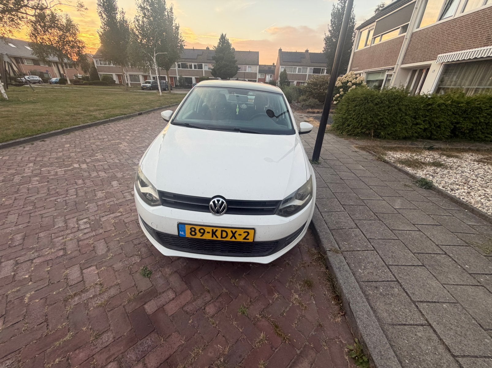 Volkswagen Polo 1.4 16V FSI 63KW 2009 Wit lees tekst, Auto's, Voorwielaandrijving, 970 kg, 40 €/maand, 4 cilinders