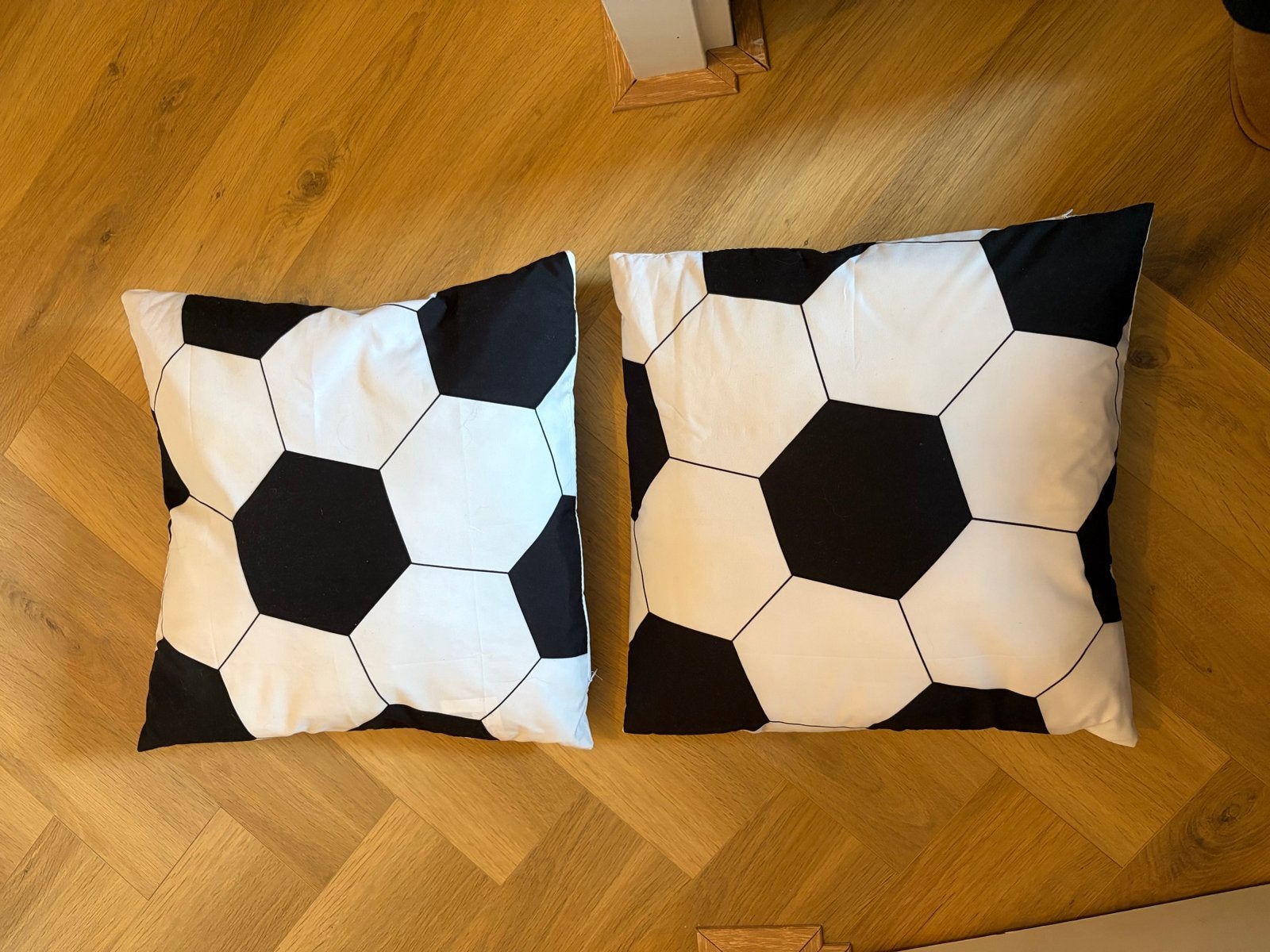Set van 2 Voetbal Sierkussens - Zwart/Wit, Huis en Inrichting, Ophalen, Overige merken, Zwart, Afneembare hoes