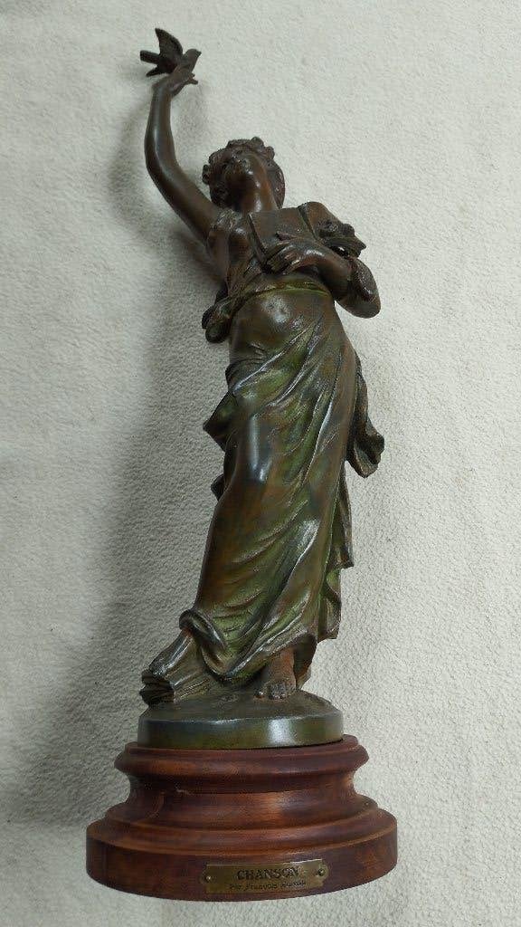 19e eeuw - Auguste Moreau - Art-Nouveau - beeld vrouw & duif, Antiek en Kunst, Art nouveau, Ophalen of Verzenden, Brons, 20 - 50 cm