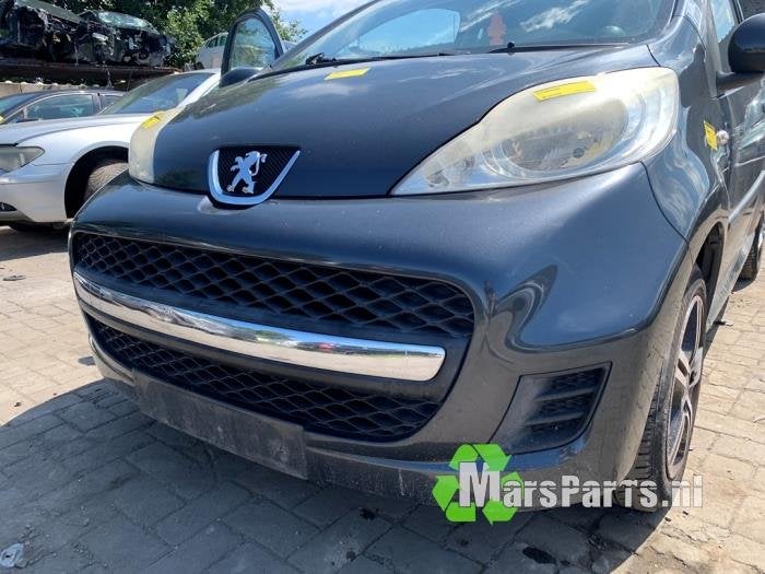 Voorbumper van een Peugeot 107, Gebruikt, -, -, Ophalen of Verzenden