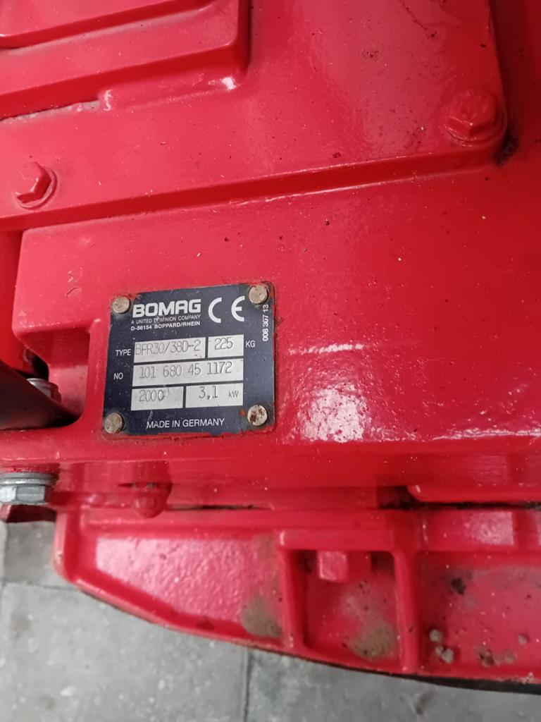 Trilplaat bomag bpr30/38d-2, Ophalen