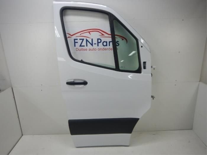 Mercedes-Benz Sprinter W907 Portier rechts-voor 9147, Auto-onderdelen, Ophalen of Verzenden, Gebruikt, Voor, Deur