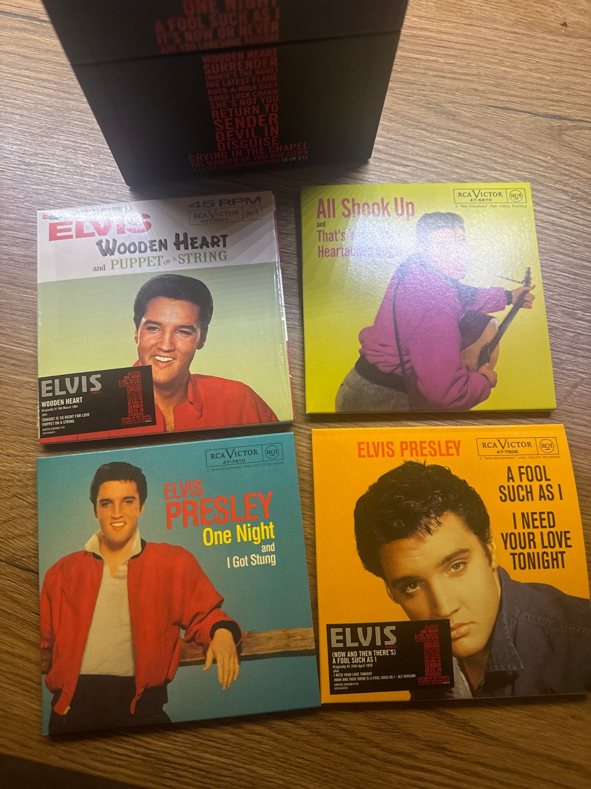 Elvis Presley limited UK singles CD Boxset number 20205, Cd's en Dvd's, 7 inch, Ophalen of Verzenden, Pop, EP