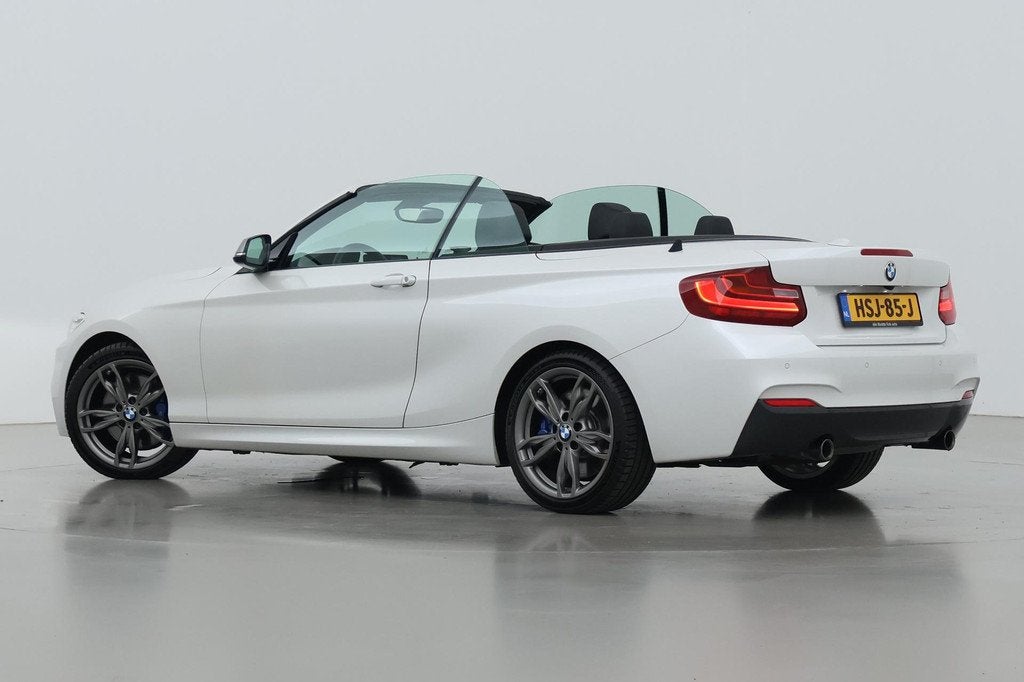 BMW 2-serie Cabrio M235i xDrive | 327Pk! | M-Sport | harman/, Auto's, BMW, Automaat, Gebruikt, Cabriolet, 4 stoelen