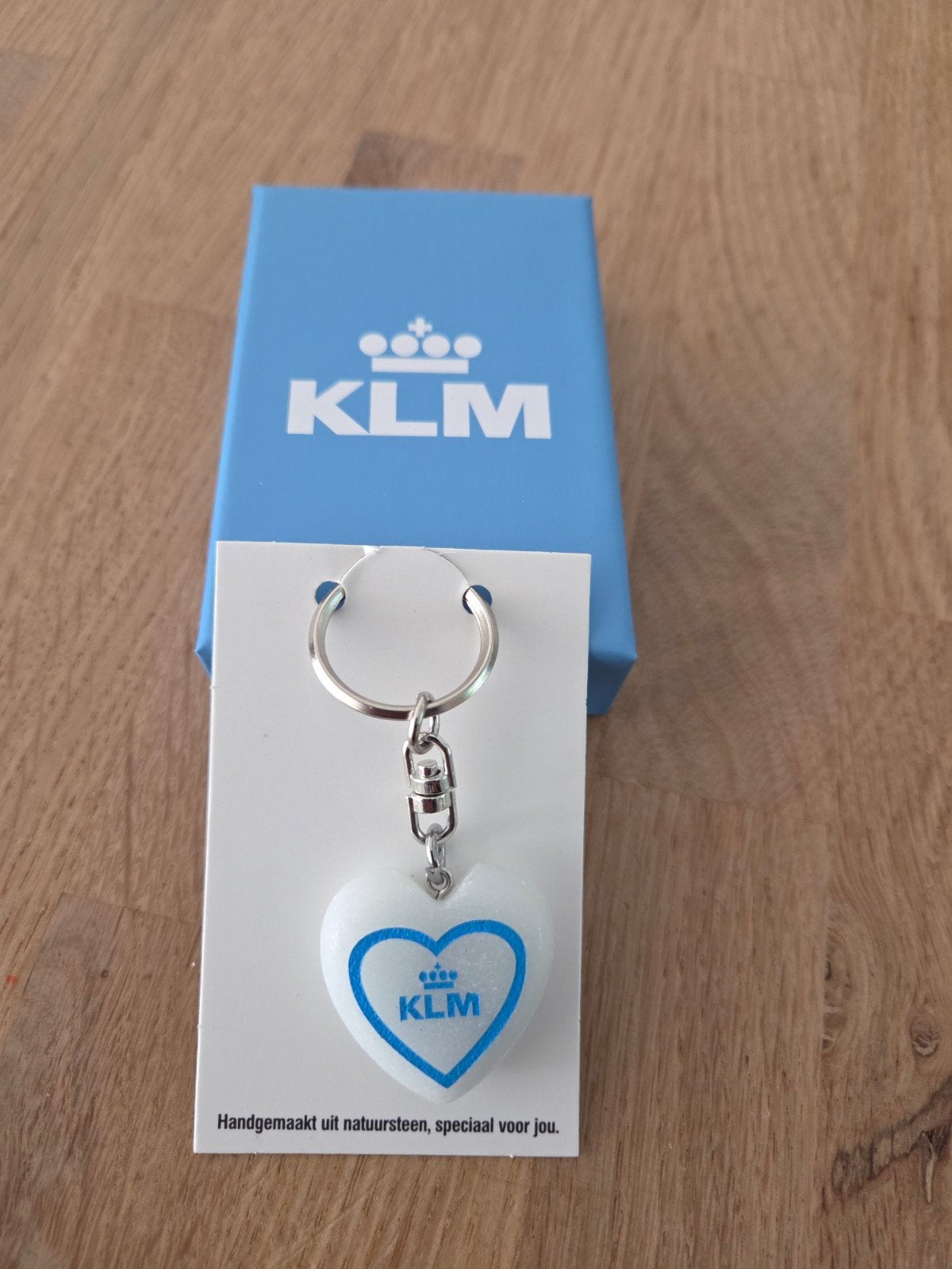 KLM 107 jaar sleutelhanger hartje - Handgemaakt natuursteen, Verzamelen, Ophalen of Verzenden, Nieuw, Overige typen