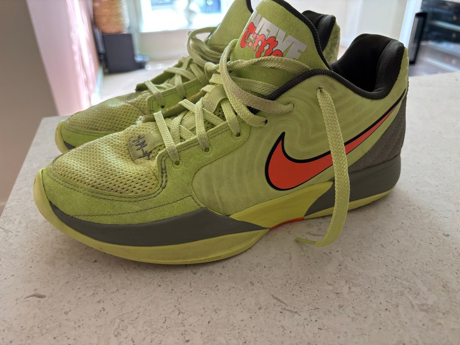 Nike Kyrie Flytrap 5 - basketbal - Maat 44, Ophalen of Verzenden, Gedragen, Overige kleuren, Sneakers of Gympen