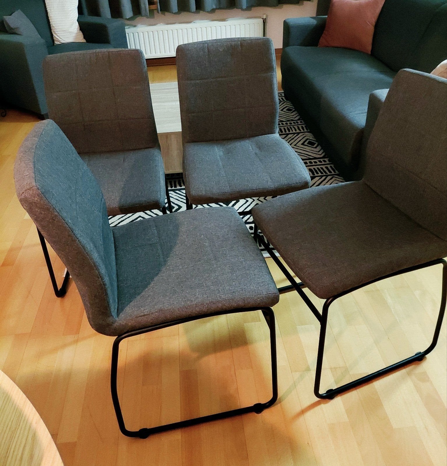 4 eetkamerstoelen, Ophalen, Zo goed als nieuw, Vier, Stof