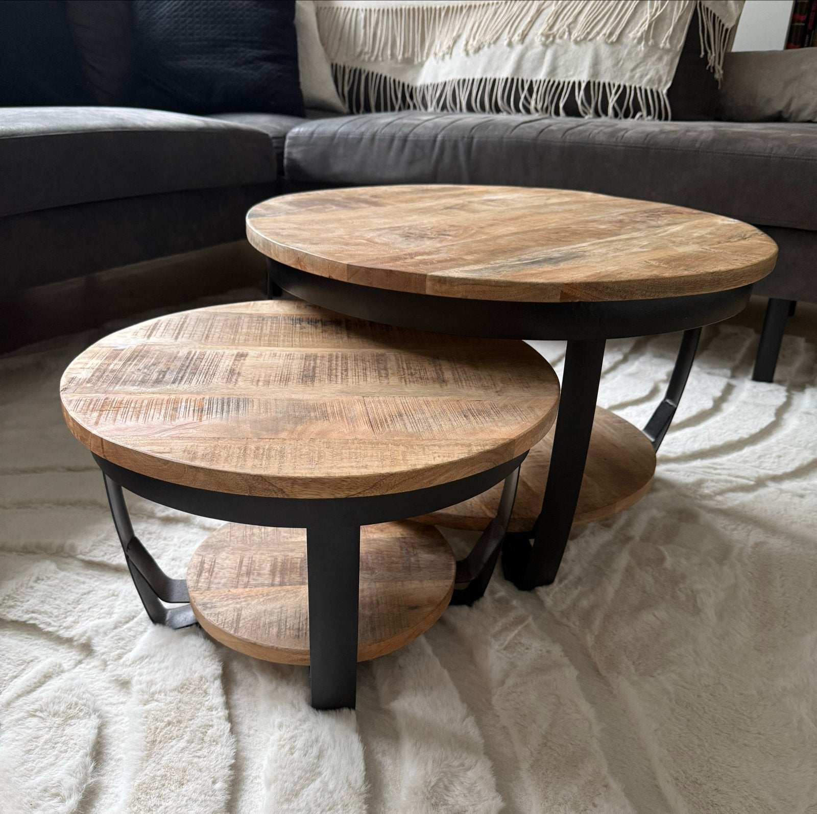 Set van 2 ronde salontafels; mangohout en metaal, Ophalen, Rond, 50 tot 100 cm, Zo goed als nieuw