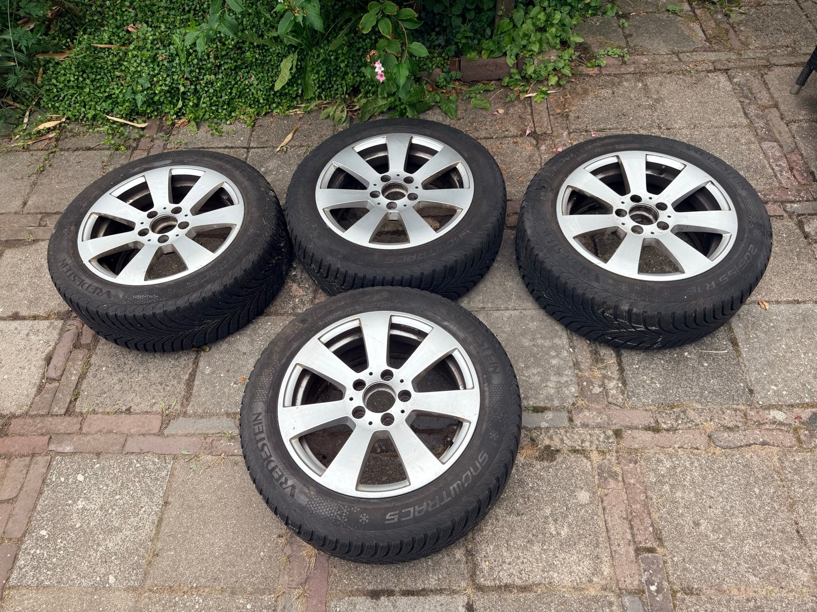 Originele Mercedes W204 velgen met Vredestein winterbanden, Gebruikt, 16 inch, Banden en Velgen, Personenwagen