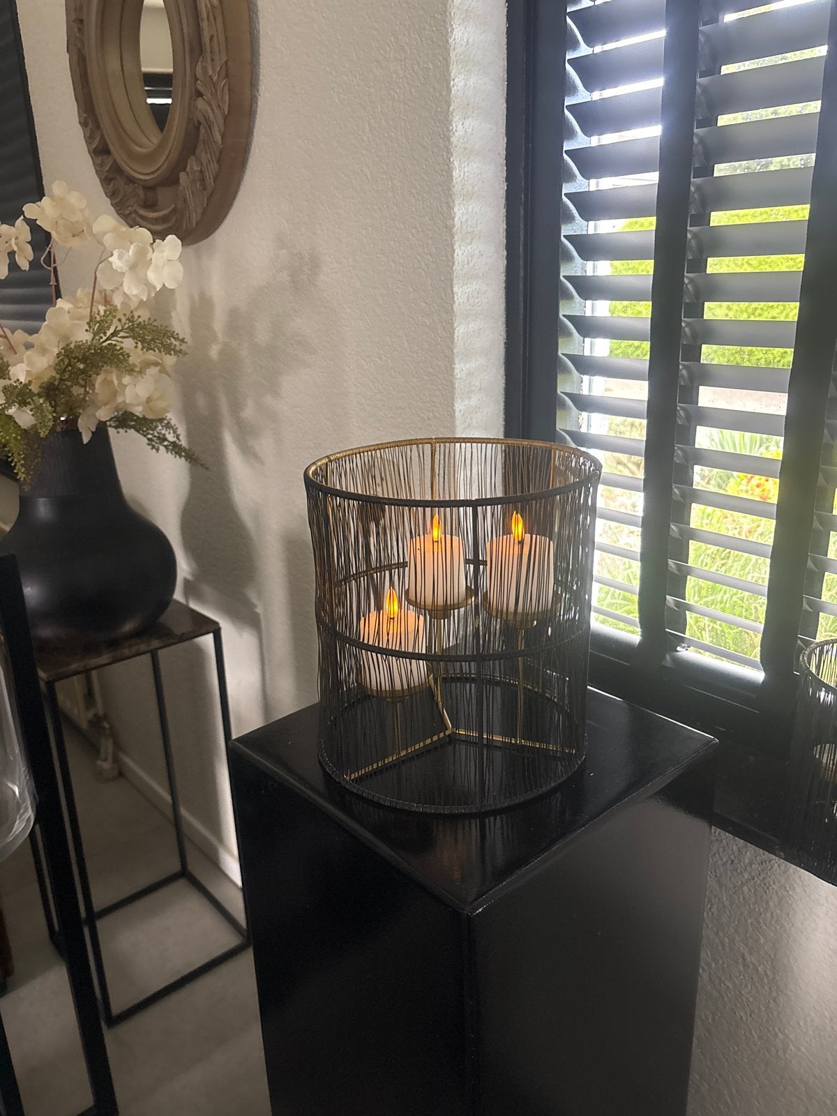 Zwart/gouden draadstalen windlicht exclusief LED kaarsen, Windlicht, Ophalen of Verzenden, Zo goed als nieuw, 23 cm