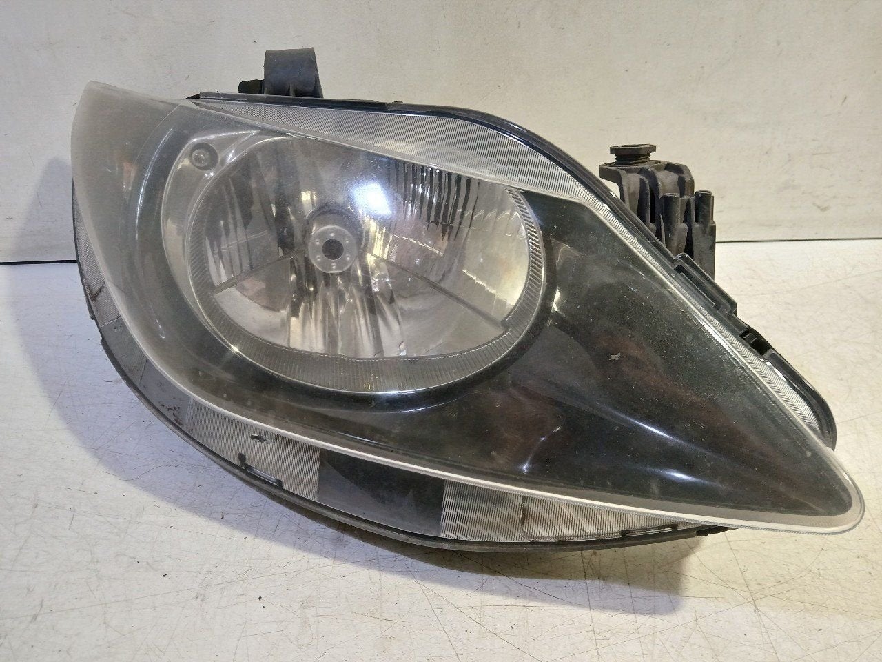 Koplamp rechts Seat Ibiza, Onderdelen@venauto.nl, Van der Ven Autorecycling B.V., Gebruikt, Ettenseweg 76, 4706 PB Roosendaal, The Netherlands