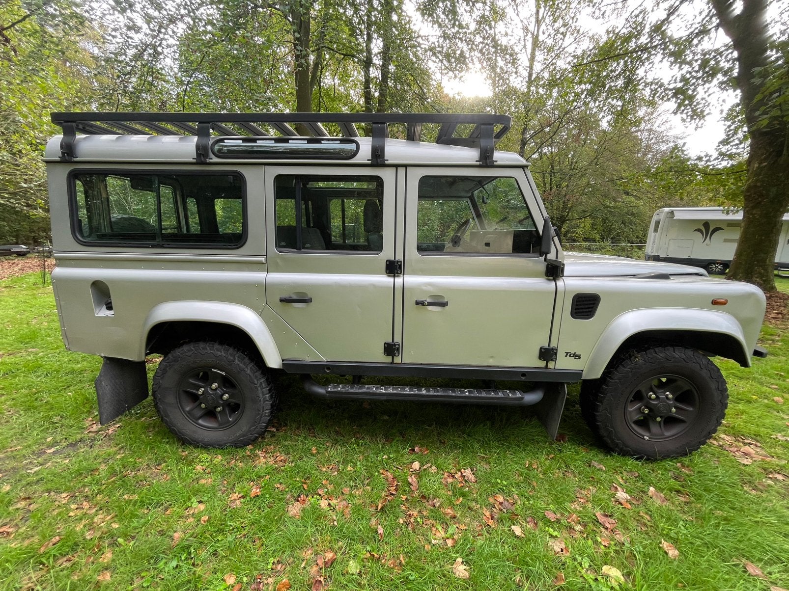 Land Rover Defender 110 TD5 Airco Lier Rolkooi Dakrek, 2500 cc, 122 pk, Defender, Vierwielaandrijving