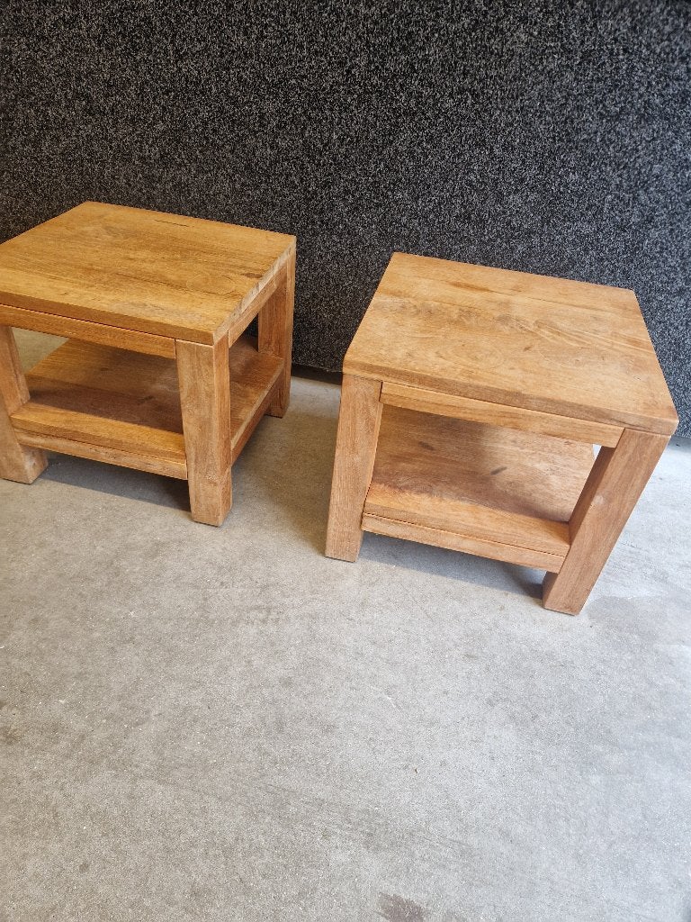2 stuks Eiken bijzettafel salontafel 50x50 cm, Minder dan 55 cm, Gebruikt, Hout, Ophalen