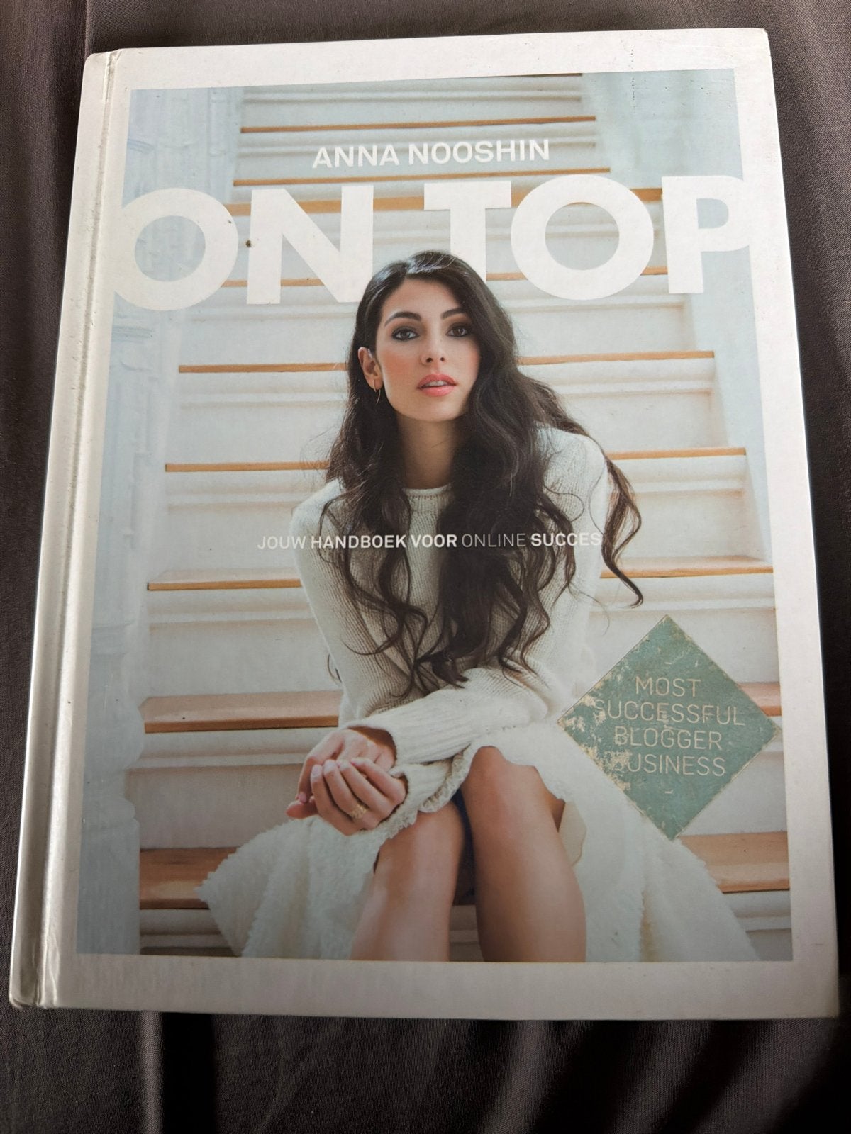 KKK.   Anna Nooshin - On top, Ophalen of Verzenden, Mode algemeen, Anna Nooshin, Zo goed als nieuw