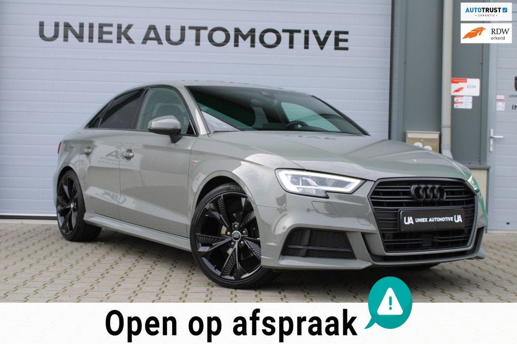 Audi A3 Limousine 35 TFSI CoD S EDITION | S LINE | S TRONIC, Auto's, Audi, Zwart, 150 pk, Leder en Stof, Bedrijf