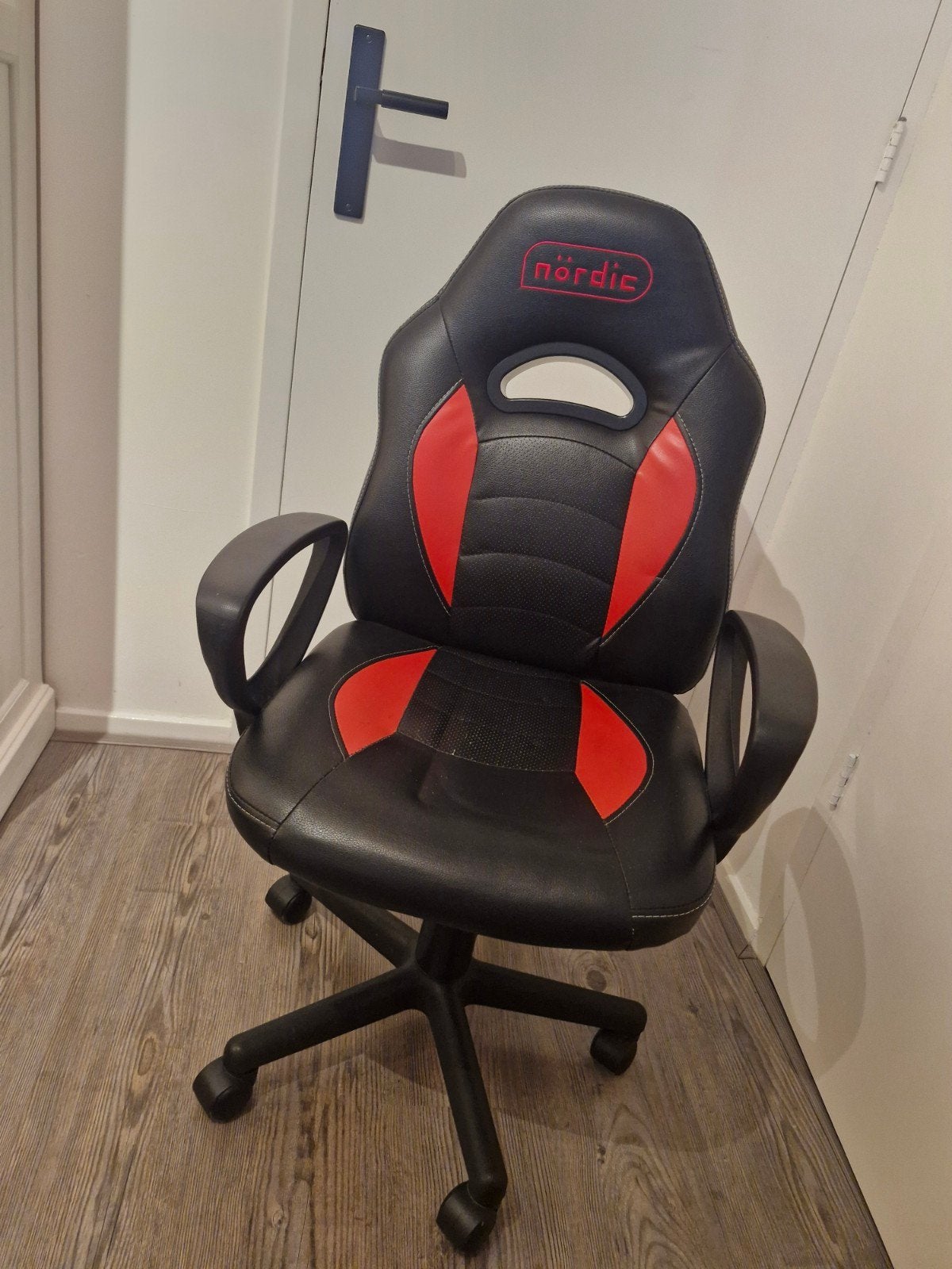 leuke gamestoel merk Nördic, Ophalen, Gebruikt, Zwart