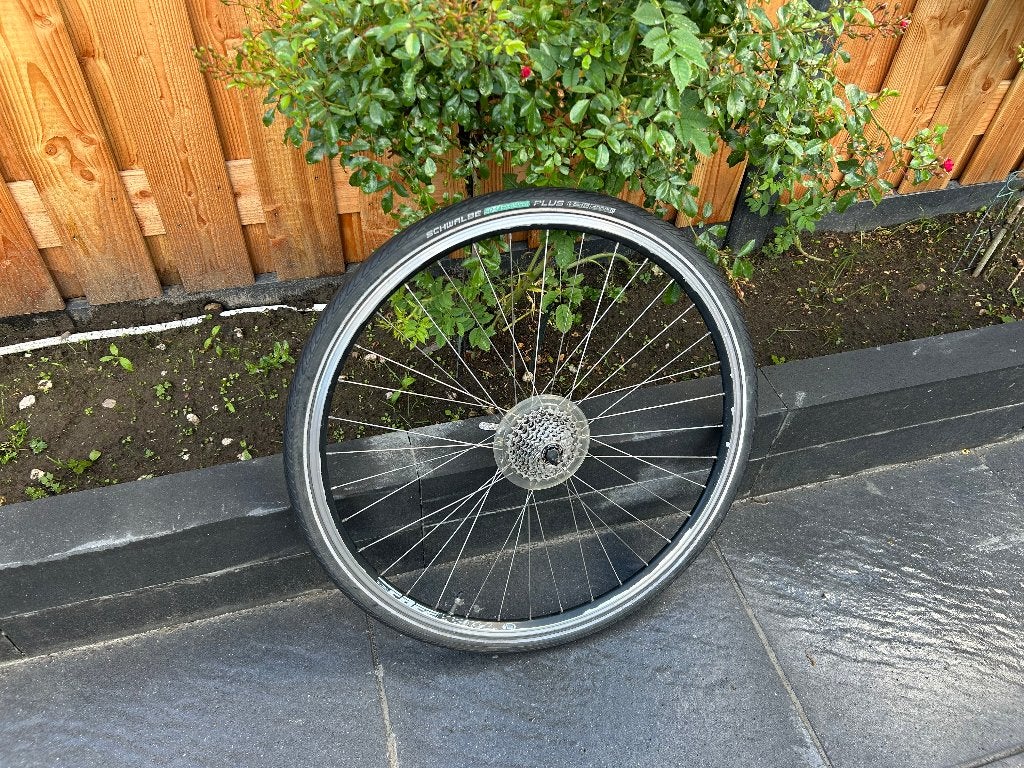 Achterwiel 28 inch 8 cassette versnellingen velgrem, Wiel, Gebruikt, Ophalen of Verzenden, Shimano 8 cassette versnellingen