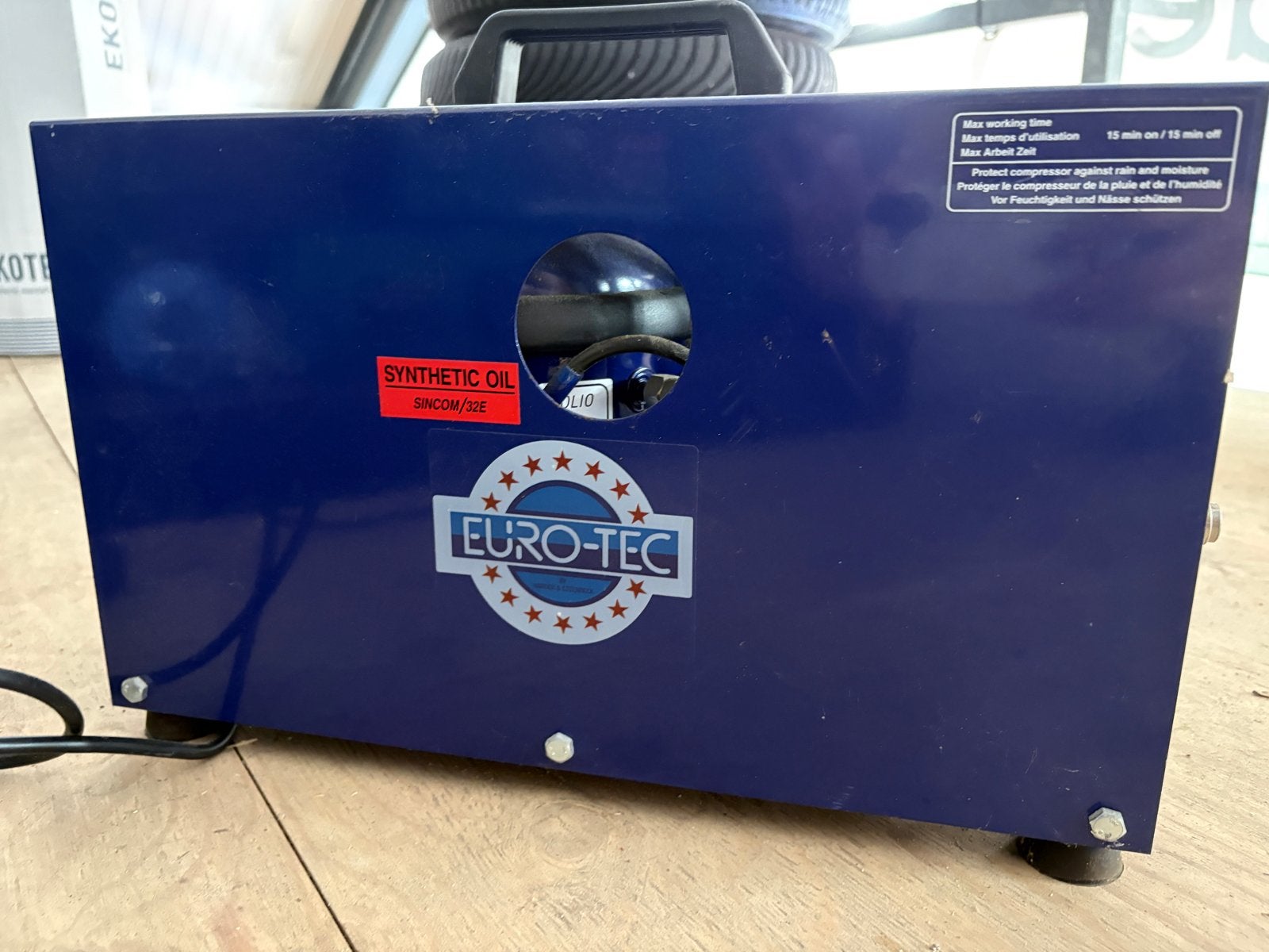 Airbrush compressor 230V 0.13 kW - Goede staat, Doe-het-zelf en Verbouw, Gebruikt, Ophalen of Verzenden, Minder dan 200 liter/min