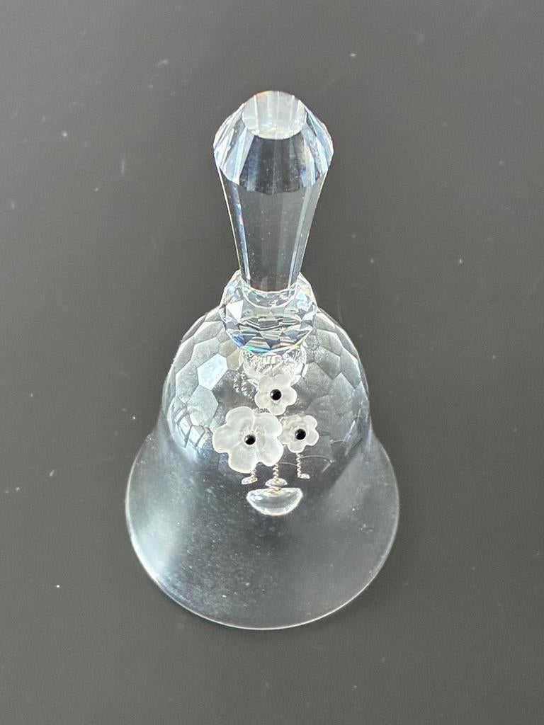 Swarovski kristal bel bloemen, Verzamelen, Swarovski, Zo goed als nieuw, Figuurtje, Ophalen of Verzenden