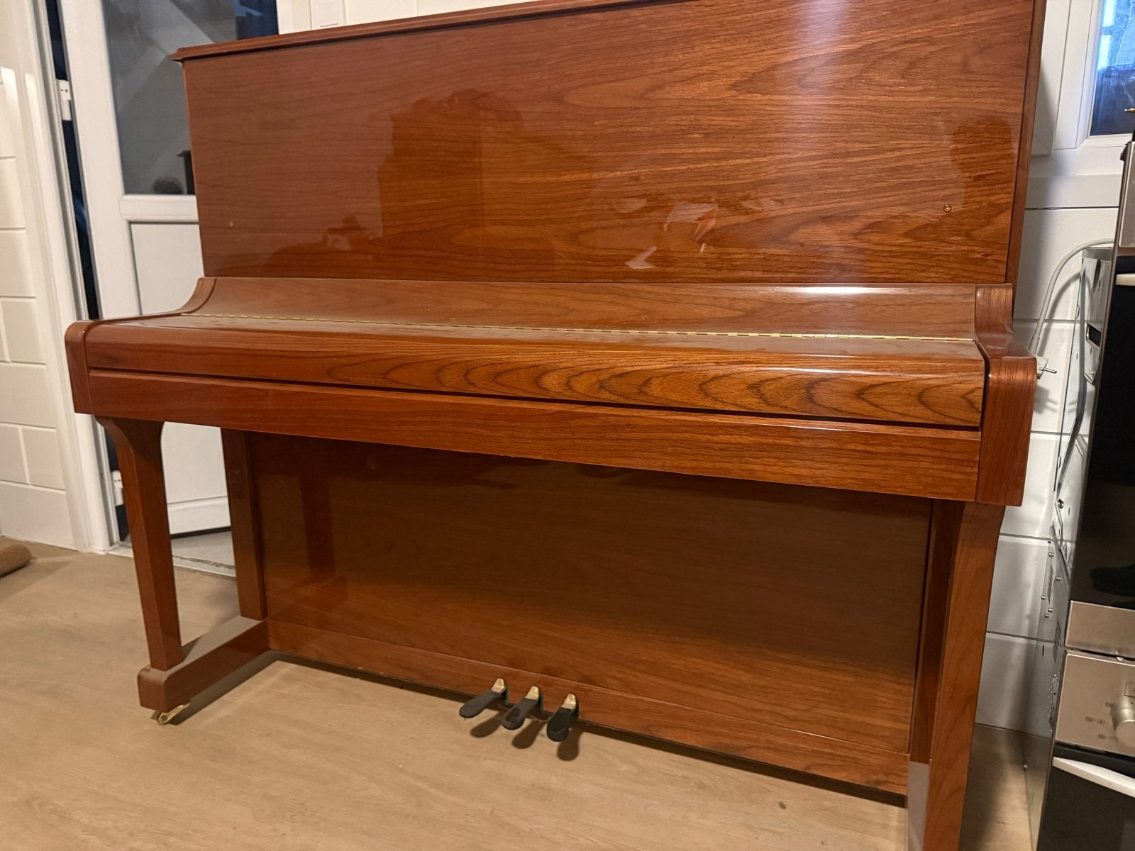 Hermann buffetpiano met warme klank en nette houtafwerking, Muziek en Instrumenten, Piano's, Ophalen of Verzenden, Gebruikt, Bruin