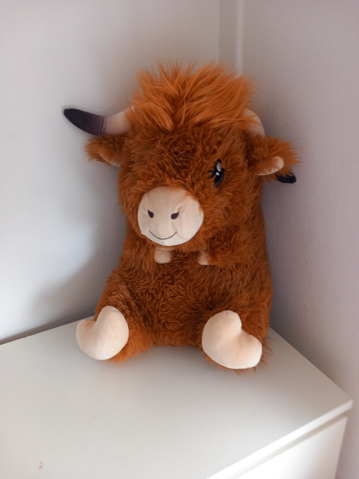 Schattige pluizige knuffel stier - Zo goed als nieuw, Overige merken, Overige karakters, Ophalen of Verzenden, Zo goed als nieuw
