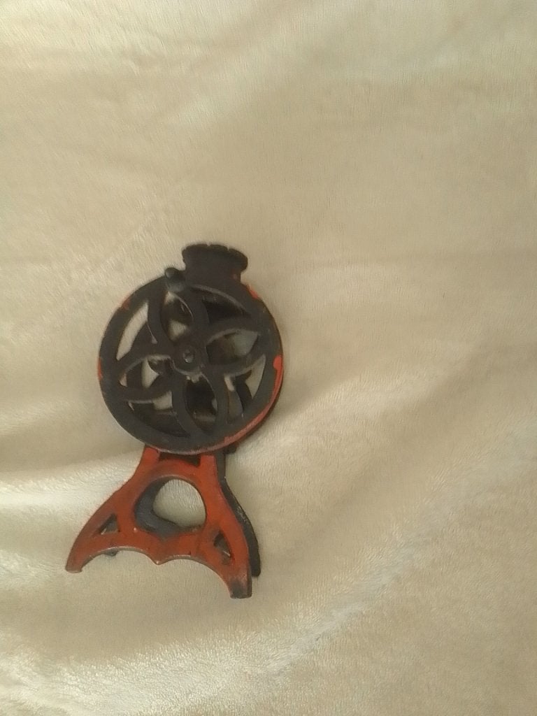 Speelgoed van gietijzer koffie of vlees molen, Ophalen