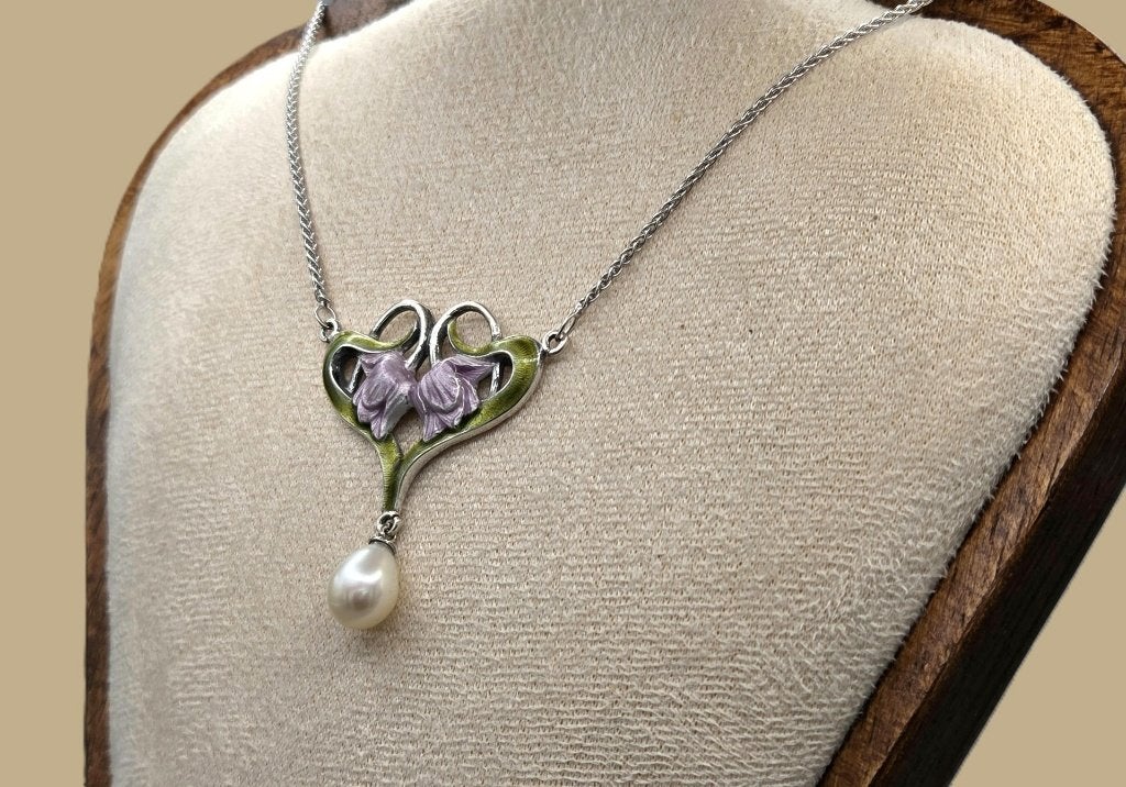 Zilveren Jugendstil emaile tulpenhanger en parel. 2026/451, Sieraden, Tassen en Uiterlijk, Kettingen, Nieuw, Zilver, Overige kleuren