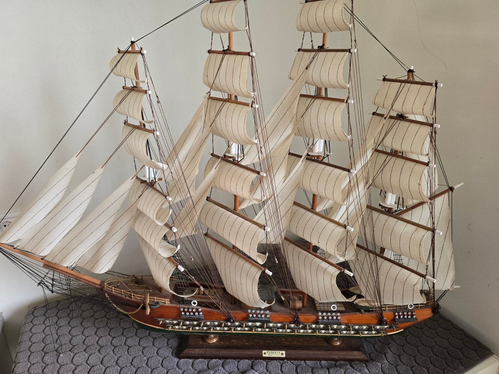 2x Gedetailleerd model van een zeilschip - Handgemaakt, Hobby en Vrije tijd, Modelbouw | Boten en Schepen, Ophalen, Zo goed als nieuw