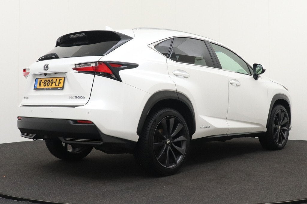 Lexus NX 300h AWD President Line Adapt.Cruise Leder Trekhaak, Auto's, Lexus, Automaat, Gebruikt, Euro 6, Automatische klimaatregeling