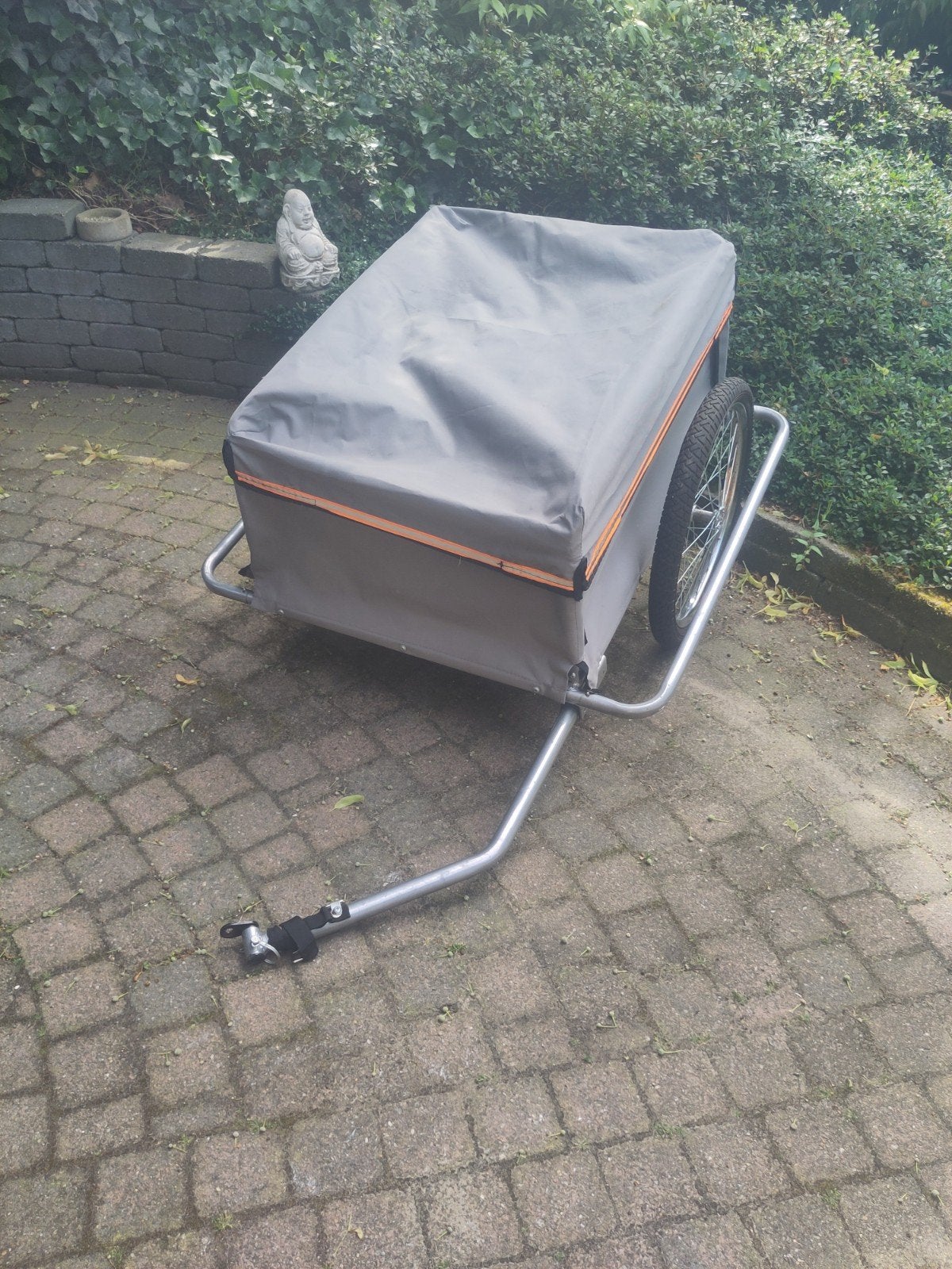Praktische fietskar voor bagage of huisdier, Ophalen