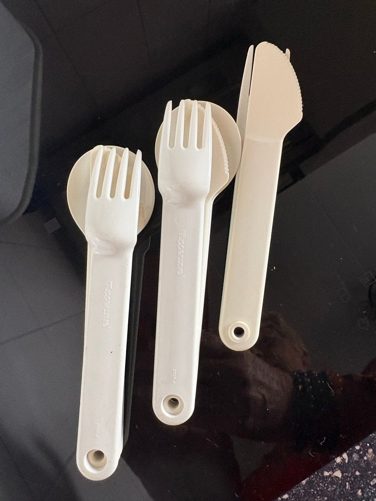 Tupperware bestekset - vork, lepel, mes 2 compleet, Gebruikt, Overige typen, Ophalen of Verzenden, Crème