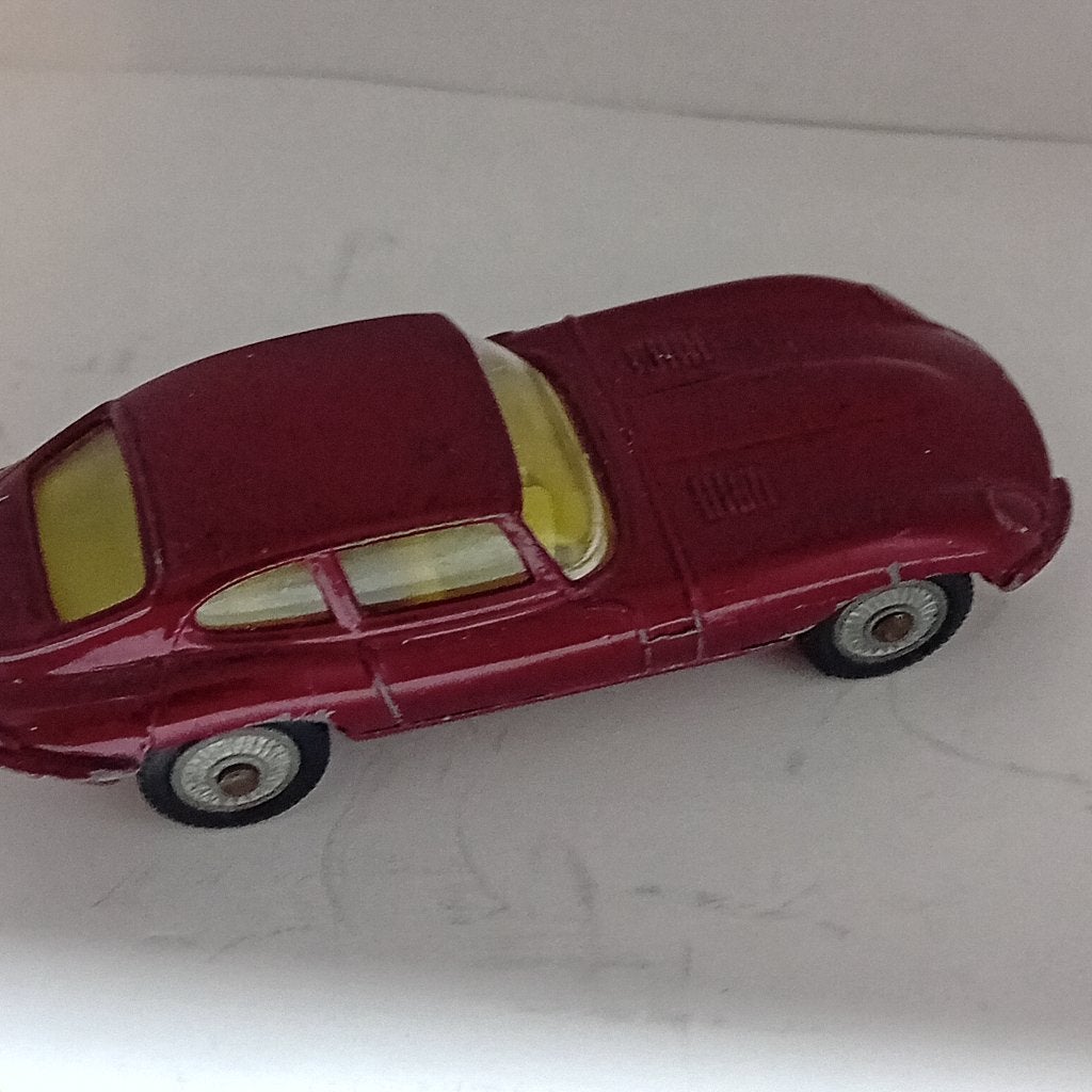 HUSKY JAQUAR E TAPE, Hobby en Vrije tijd, Modelauto's | Overige schalen, Verzenden, Zo goed als nieuw, Auto