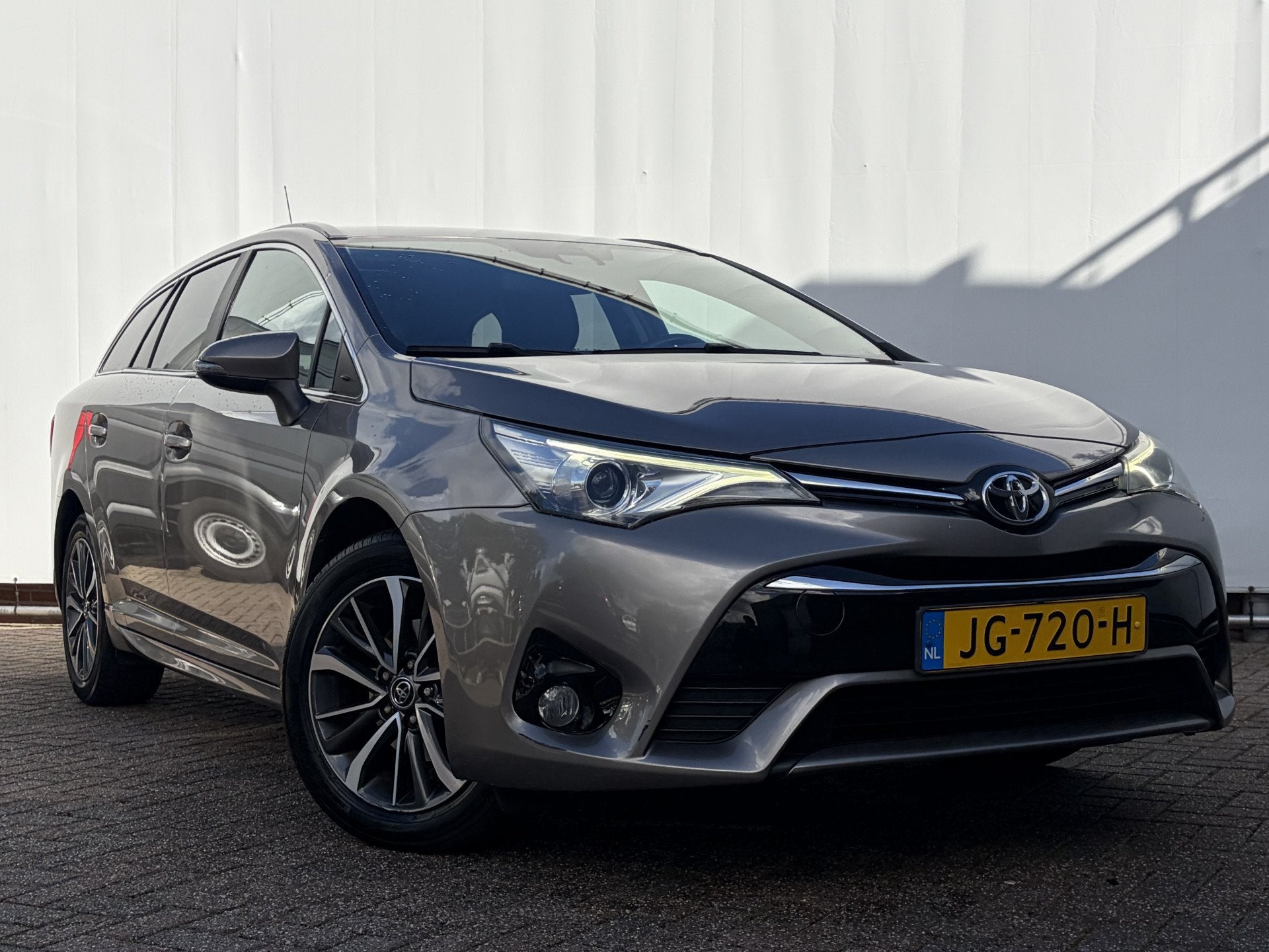 Foto 30 van Toyota Avensis Touring Sports 1.8 VVT-i Lease Pro Automaat T