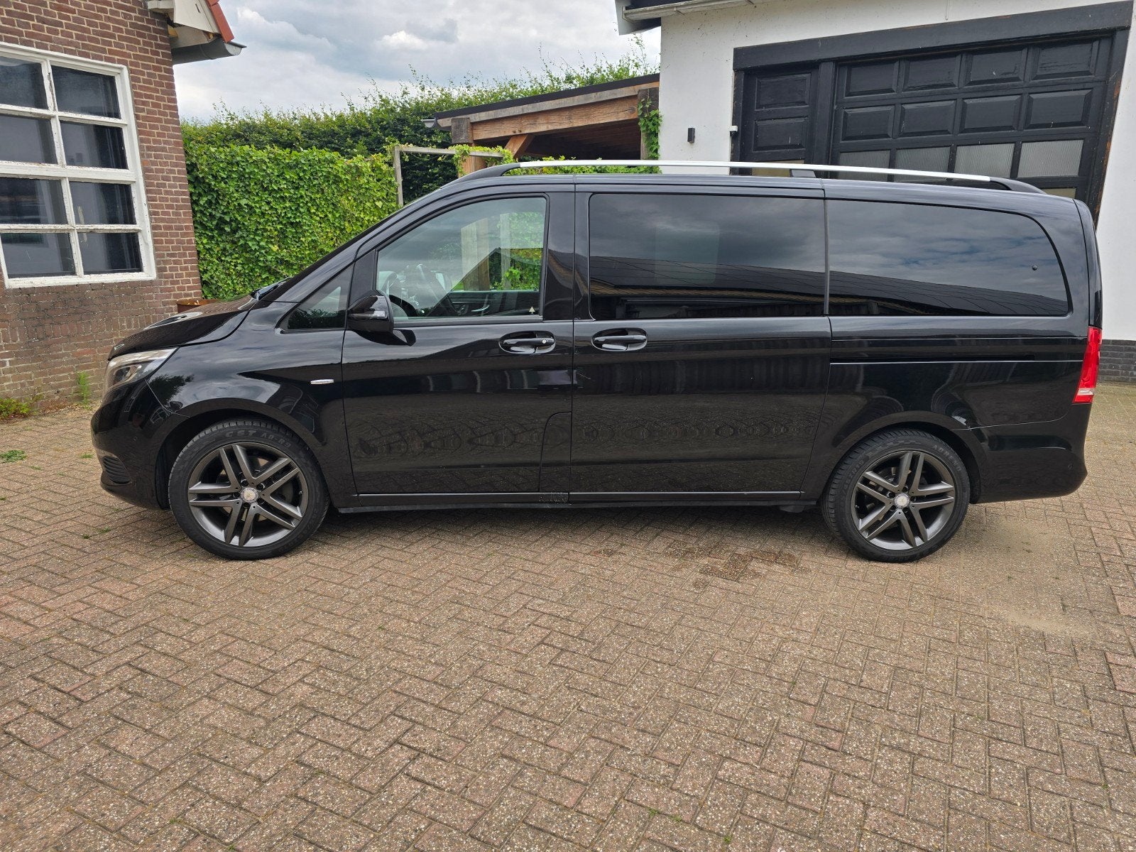 Mercedes-Benz V-klasse 2016, Auto's, Automaat, 15 km/l, 190 pk, Zwart