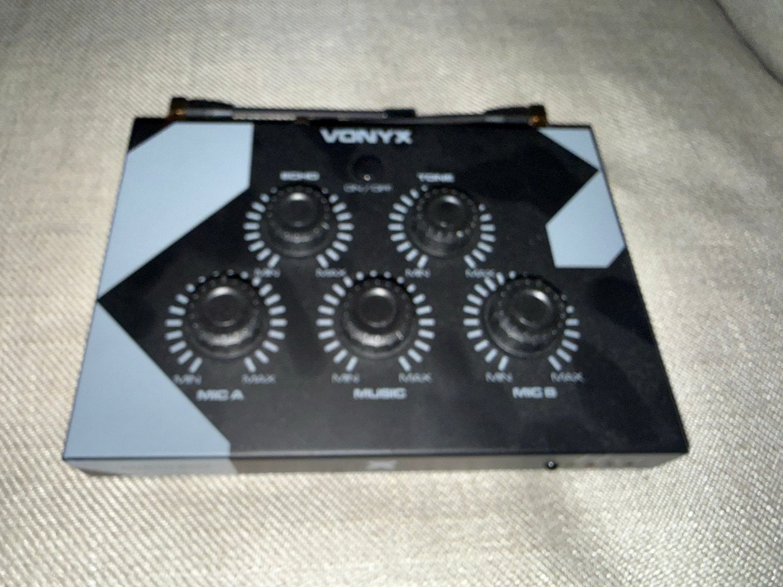 Vonyx Karaoke Set met Mixer en 2 Microfoons, Ophalen, Nieuw, Complete set