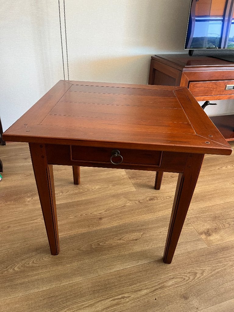 Bijzettafel, kersenhout, nieuwstaat, Minder dan 55 cm, Klassiek, Vierkant, Zo goed als nieuw